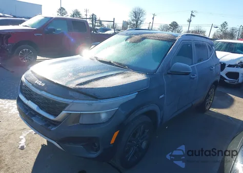 2023 Kia Seltos S из США, поврежденный, VIN KNDEUCAA3P7421344